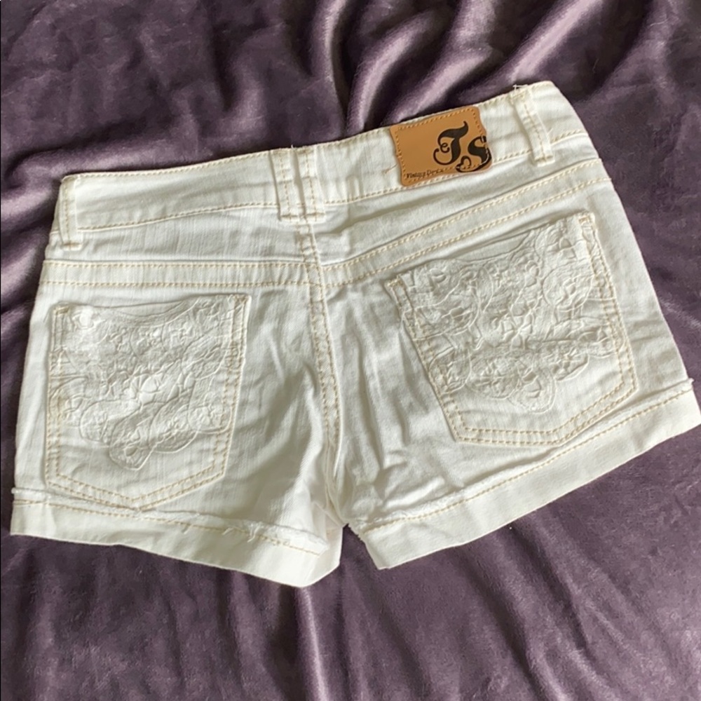 Free Soulmate Vintage Denim White Denim Shorts - Picture 3 of 5